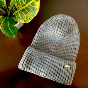 Steve Madden knit hat